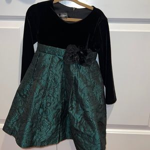 Beautiful boutique green black isobella & Chloe dress size 3T